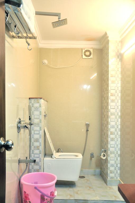 Hotel SGT Plaza Varanasi Exterior foto